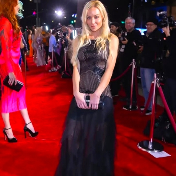 Meet your Posher, Cassie - Picture 5 of 16